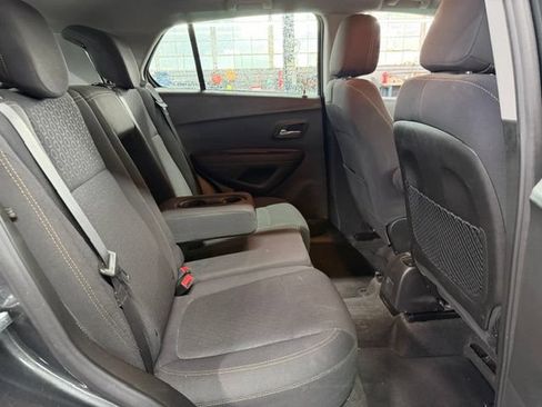 Used 2019 Chevrolet Trax LS FWD image 8