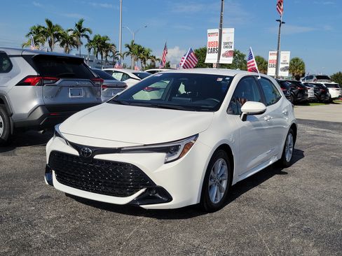 Used 2025 Toyota Corolla SE FWD image 6