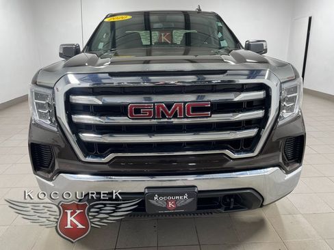 Used 2020 GMC Sierra 1500 SLE w/ X31 Off-Road Package image 2