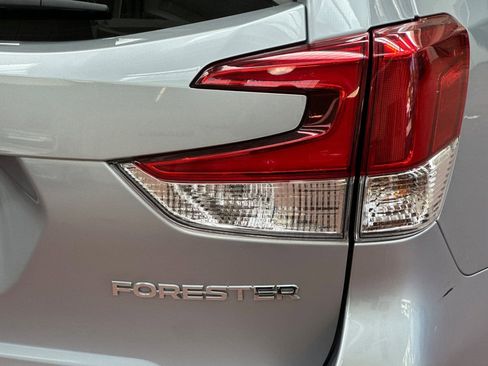 Used 2022 Subaru Forester Premium AWD/4WD image 36