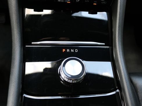 Used 2022 Jeep Grand Cherokee Overland w/ Luxury Tech Group IV RWD image 28