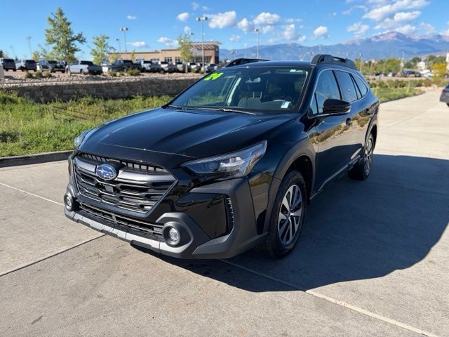 Used 2024 Subaru Outback Premium AWD/4WD image 4