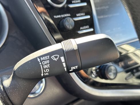 Used 2018 Toyota Camry LE image 17