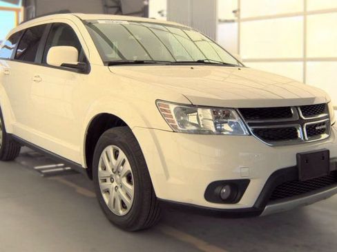 Used 2019 Dodge Journey SE w/ Premium Group AWD/4WD image 1