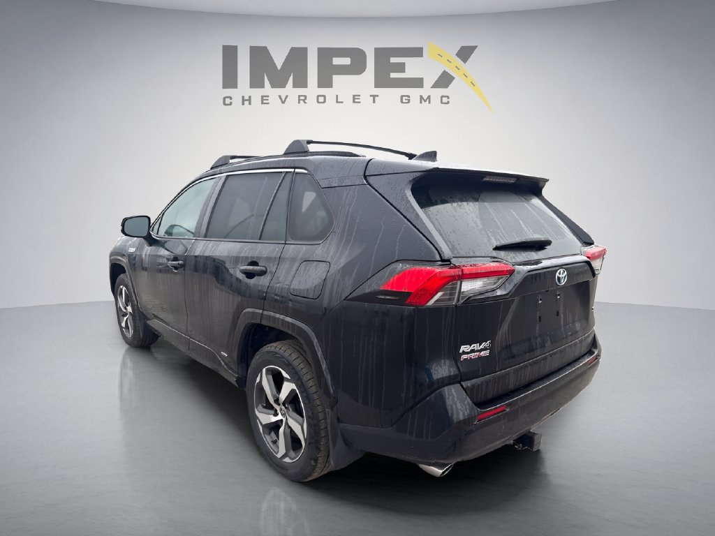 Used 2021 Toyota RAV4 SE w/ Weather & Moonroof Package AWD/4WD image 3