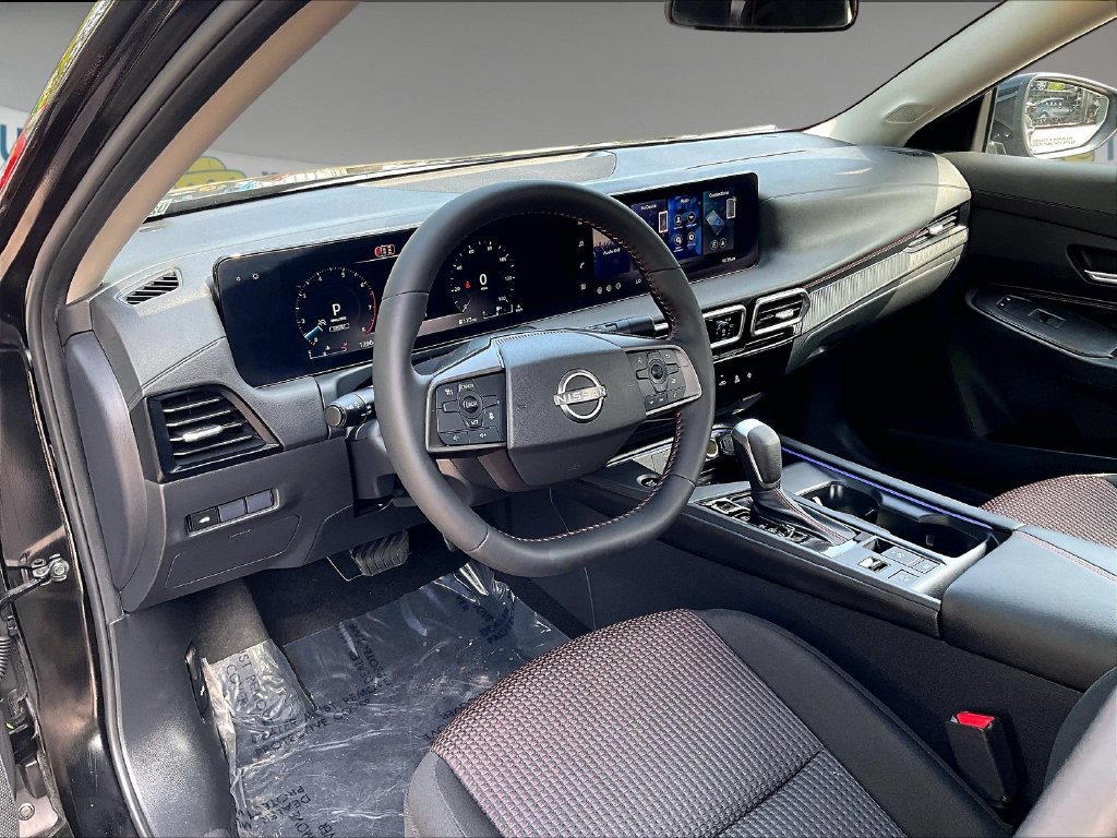 Used 2026 Nissan Sentra SR w/ Floor Mat Package FWD image 8