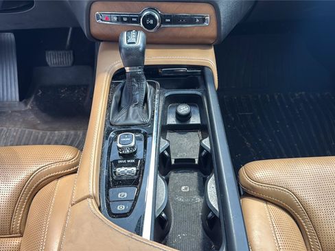 Used 2017 Volvo XC90 T6 Inscription w/ Vision Package AWD/4WD image 24