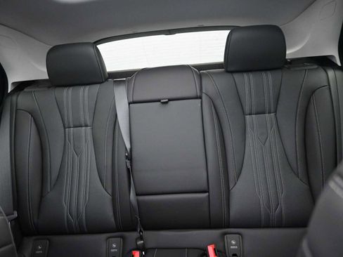 Used 2024 Buick Envision Avenir image 14