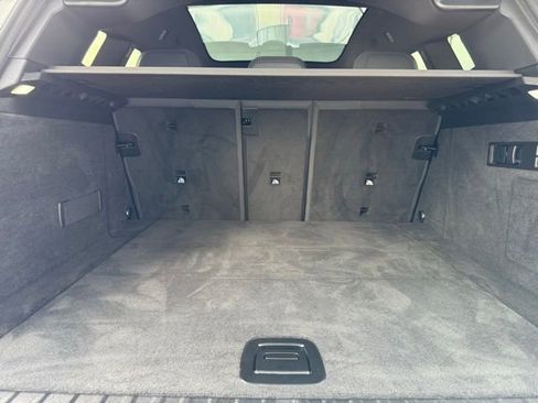 Used 2022 BMW iX xDrive50 w/ Premium Package image 11