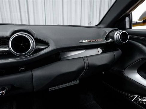Used 2018 Ferrari 812 Superfast RWD image 45