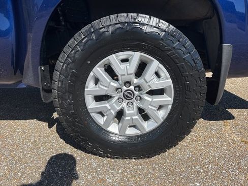 Used 2023 Nissan Frontier SV w/ Tow Package image 9
