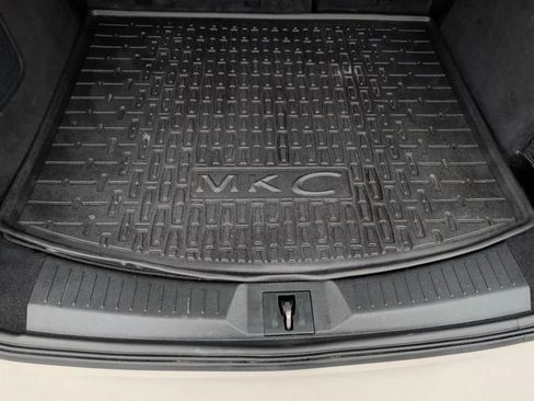 Used 2019 Lincoln MKC Select w/ Select Plus Package FWD image 32