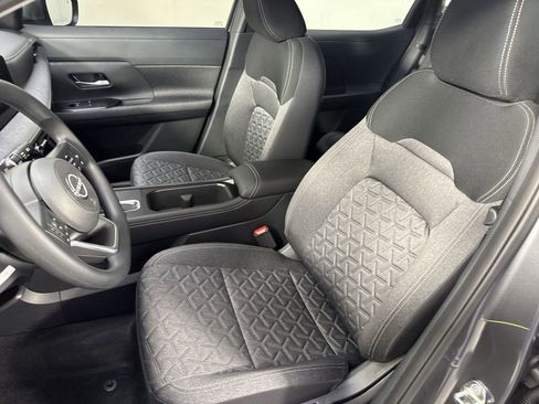 New 2025 Nissan Kicks SV image 18