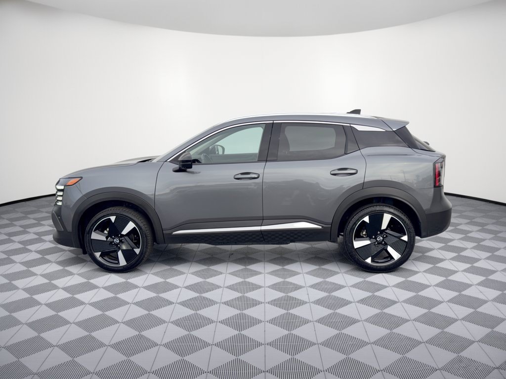 Used 2026 Nissan Kicks SR AWD/4WD image 2