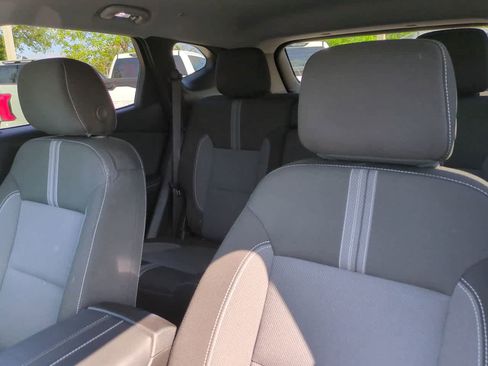 Used 2025 Chevrolet Blazer LT FWD image 8