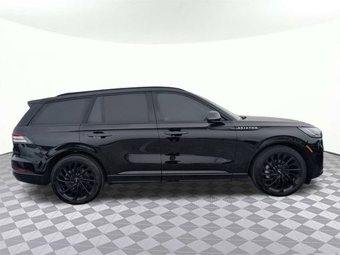 Used 2025 Lincoln Aviator Reserve w/ Equipment Group 201A image 2