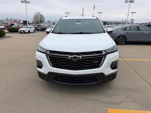 Used 2023 Chevrolet Traverse RS image 8