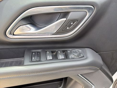 Used 2023 Chevrolet Suburban Premier image 20