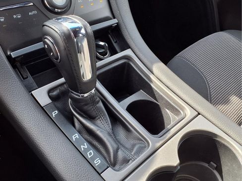Used 2018 Ford Taurus SEL w/ Equipment Group 201A FWD image 17