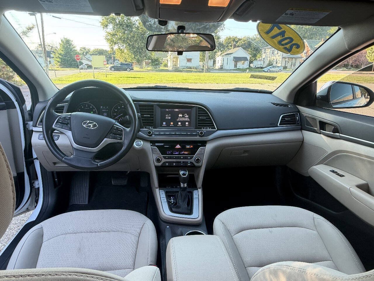 Used 2017 Hyundai Elantra SE w/ SE A/T Tech Package 03 FWD image 9