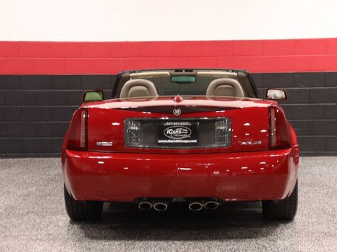 Used 2005 Cadillac XLR RWD image 28