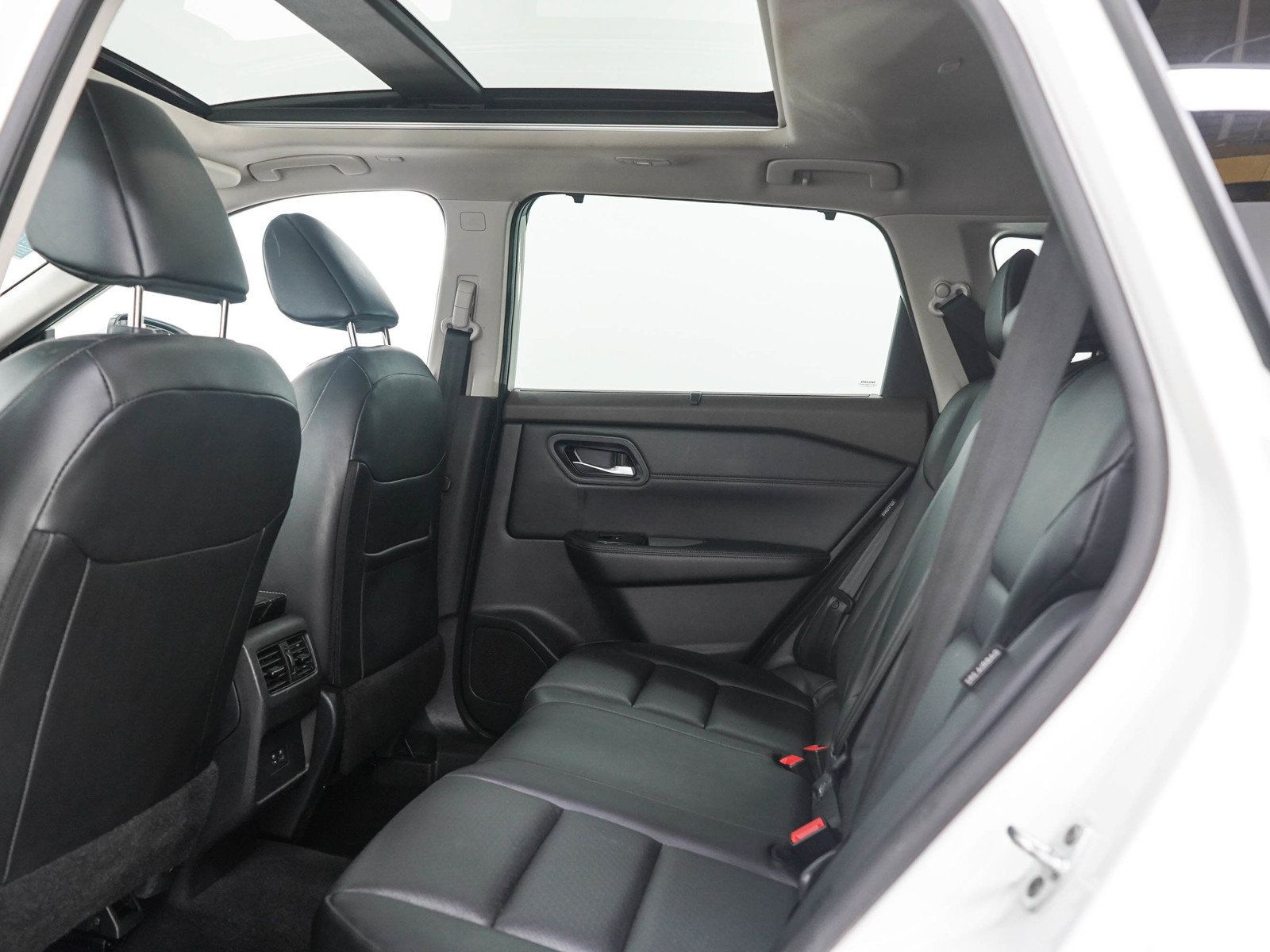 Used 2023 Nissan Rogue SV w/ SV Premium B Package AWD/4WD image 15