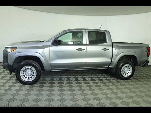 Used 2023 Chevrolet Colorado W/T w/ WT Convenience Package II AWD/4WD image 17
