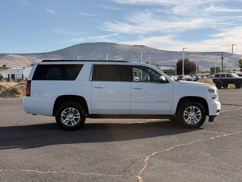 Used 2019 Chevrolet Suburban LT AWD/4WD image 7
