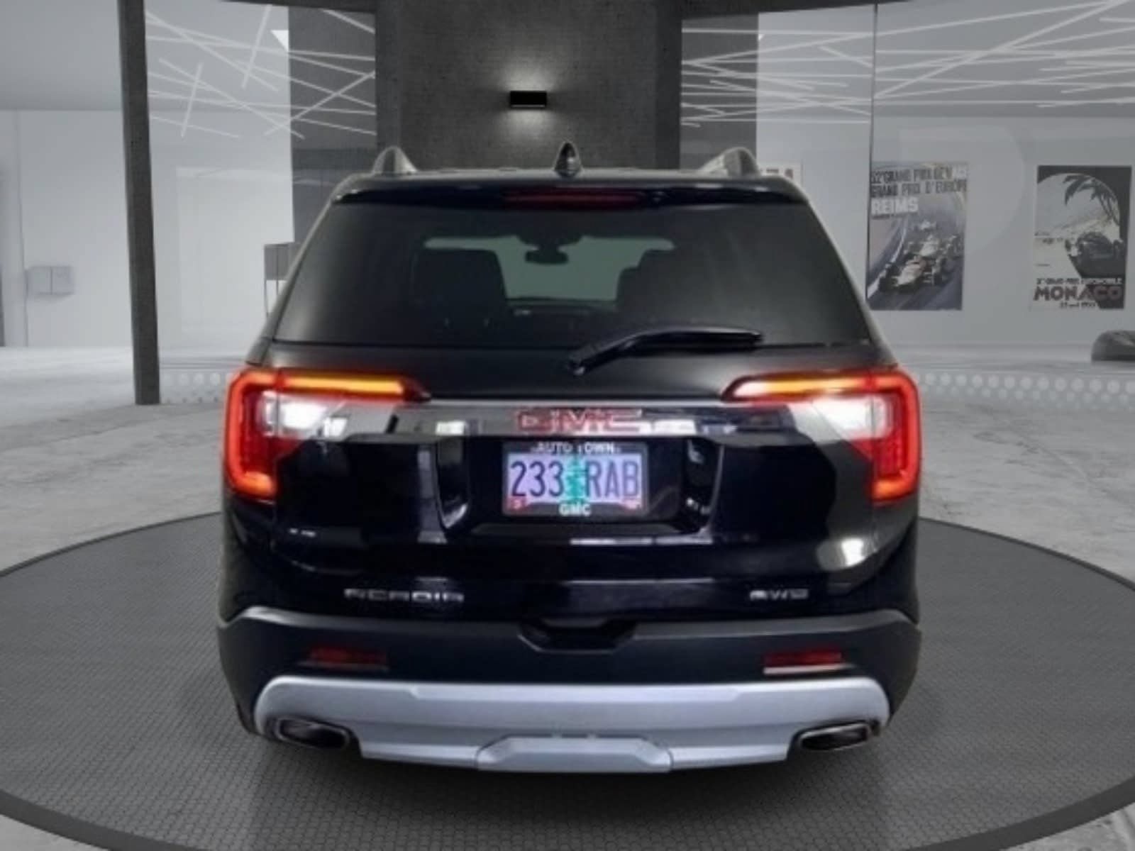 Used 2023 GMC Acadia SLT AWD/4WD image 6