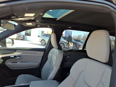 New 2026 Volvo XC90 B5 Plus w/ Protection Package image 12