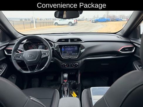 Used 2023 Chevrolet TrailBlazer RS w/ Sun and Liftgate Package image 7