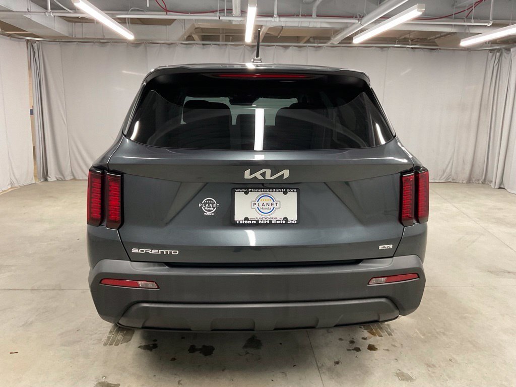 Used 2023 Kia Sorento LX AWD/4WD image 10