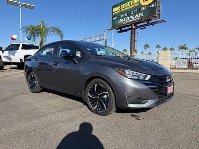 New 2025 Nissan Versa SR w/ Trunk Package