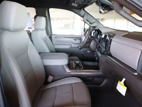 Used 2026 Chevrolet Silverado 3500 LTZ w/ LTZ Plus Package image 23