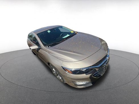 Used 2024 Chevrolet Malibu LT image 2