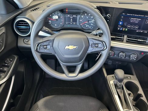New 2026 Chevrolet Trax LS w/ LS Convenience Package FWD image 15