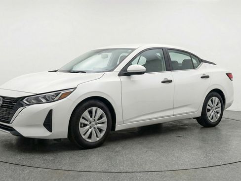 Used 2025 Nissan Sentra S image 2