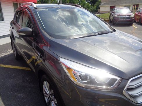Used 2017 Ford Escape Titanium AWD/4WD image 17
