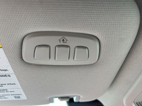 Used 2025 Ford Explorer Active w/ Active Comfort Package image 28