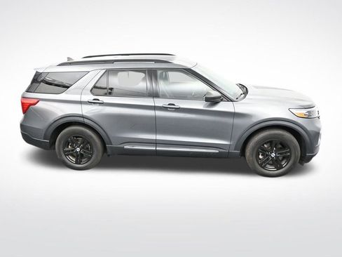 Used 2023 Ford Explorer XLT w/ Equipment Group 202A image 29