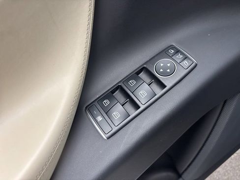 Used 2018 Tesla Model X 75D image 25