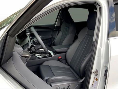 New 2025 Audi Q5 Premium Plus image 8