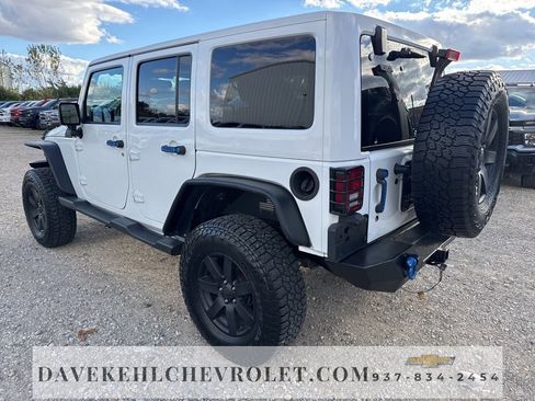 Used 2015 Jeep Wrangler Unlimited Sahara w/ Connectivity Group image 3