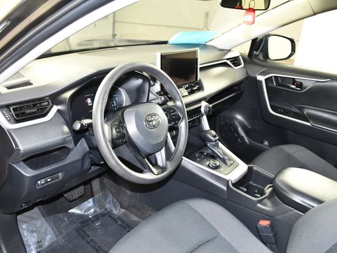 Used 2024 Toyota RAV4 LE AWD/4WD image 2