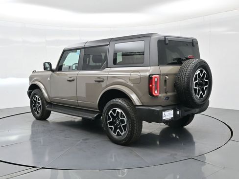 Used 2025 Ford Bronco Outer Banks image 9