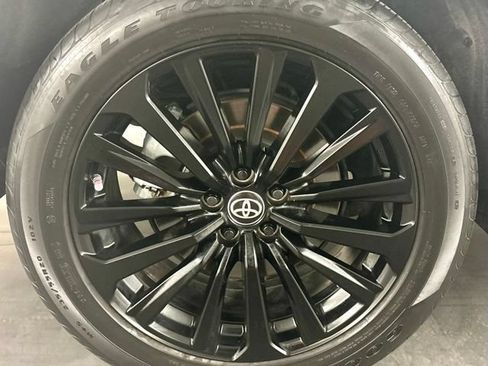 Used 2023 Toyota Highlander XSE FWD image 9