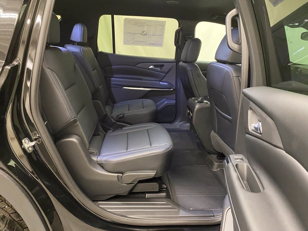 New 2027 Chevrolet Traverse LT w/ LPO, Floor Liner Package AWD/4WD image 17