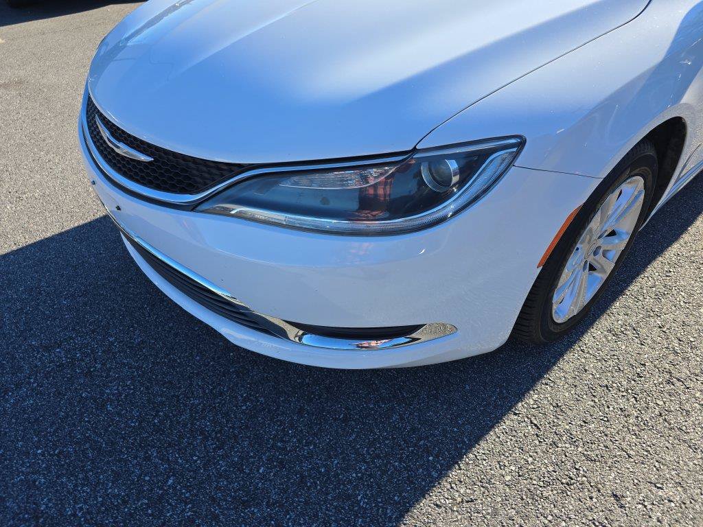 Used 2017 Chrysler 200 Limited Platinum FWD image 9