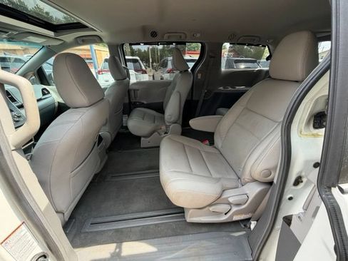 Used 2016 Toyota Sienna XLE w/ Outdoor Package AWD/4WD image 14