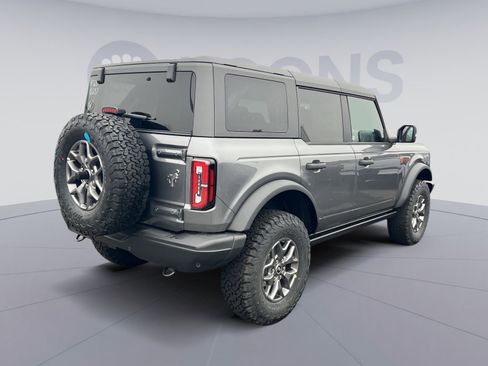 New 2025 Ford Bronco Badlands image 7
